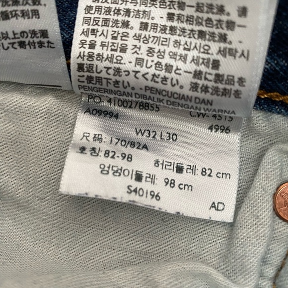 Levi’s Classic 501s - Picture 9 of 9